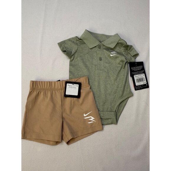 BNWT Boys Nike 2 Piece Outfit - Size 3 Months - Picture 1 of 4